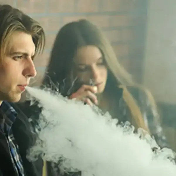 24h-vape.com Heavy e-smokers: in highly dependent ，Understand the folds and balance of life